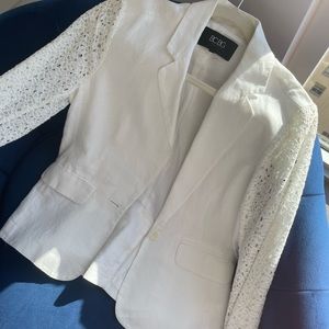 BCBG Paris White linen blazer